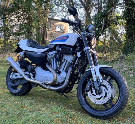 HARLEY-DAVIDSON