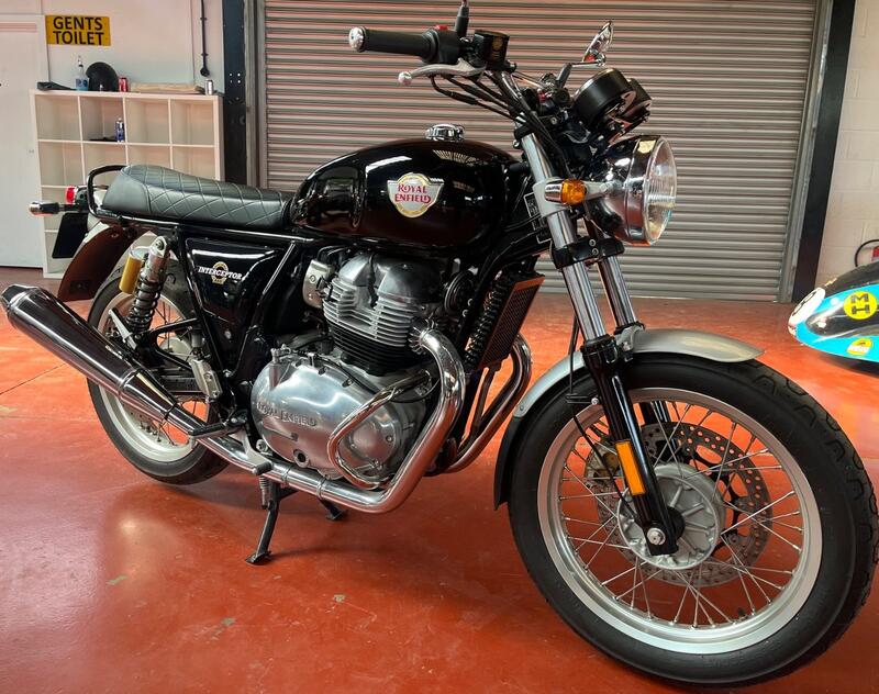 ROYAL ENFIELD INTERCEPTOR